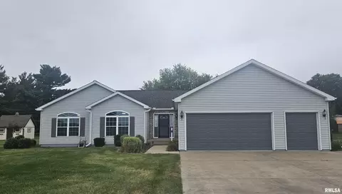 1074 Spoden Ln, Galesburg, IL 61401