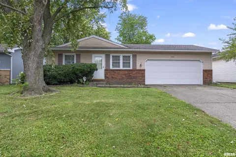 2013 Scarbrough Rd, Springfield, IL 62702
