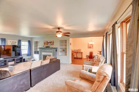604 E 6th St, Pana, IL 62557 photo 8