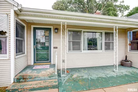 604 E 6th St, Pana, IL 62557 photo 6