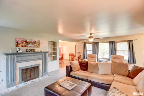 604 E 6th St, Pana, IL 62557 photo 13