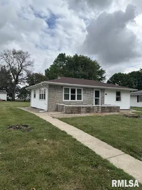 208 Congress St, Golden, IL 62339