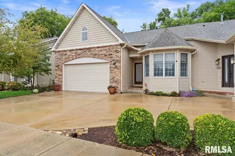 325 Boulder Creek Dr, Chatham, IL 62629