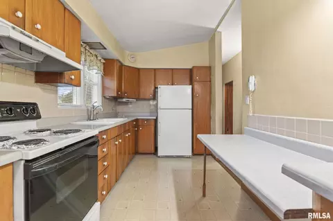 11 St Cabrini Ct, Springfield, IL 62702 photo 10