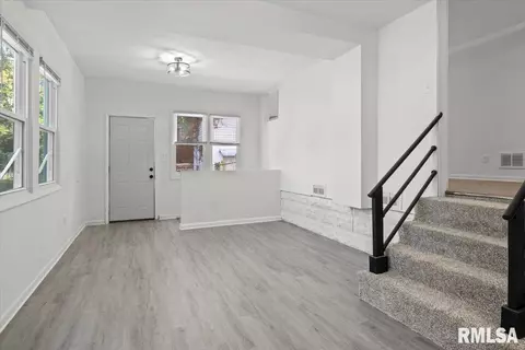 109 W Kimble St, Springfield, IL 62703 photo 17