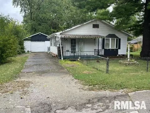 2908 S 13th St, Springfield, IL 62703