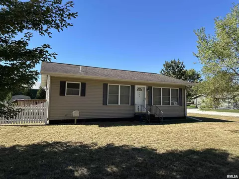 304 Morgan St, Oquawka, IL 61469