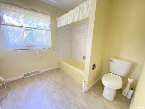 842 Roanoke Dr, Springfield, IL 62702 photo 13