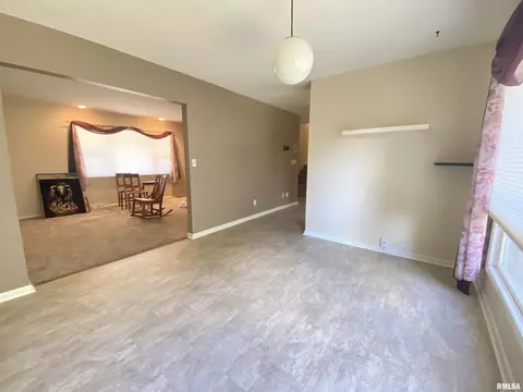 842 Roanoke Dr, Springfield, IL 62702 photo 7