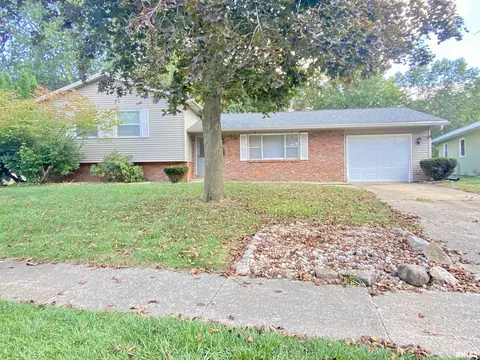 842 Roanoke Dr, Springfield, IL 62702