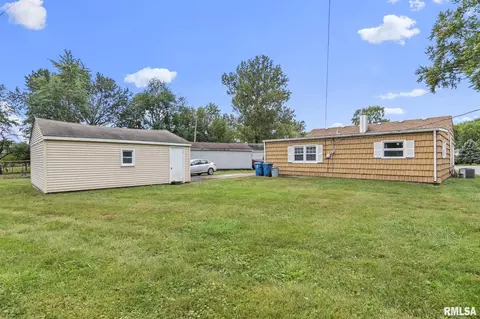 Exterior - 3072 Louise Ln, Springfield, IL 62702 photo 2 of 3