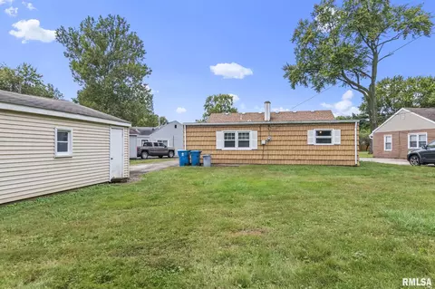 Exterior - 3072 Louise Ln, Springfield, IL 62702 photo 1 of 3