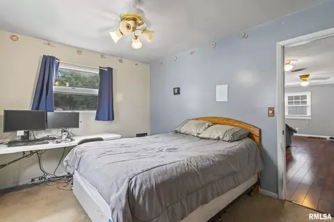 Bedroom - 3072 Louise Ln, Springfield, IL 62702 photo 2 of 7