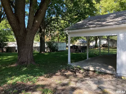 1231 Rutledge St, Springfield, IL 62702 photo 4