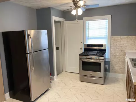 1231 Rutledge St, Springfield, IL 62702 photo 17