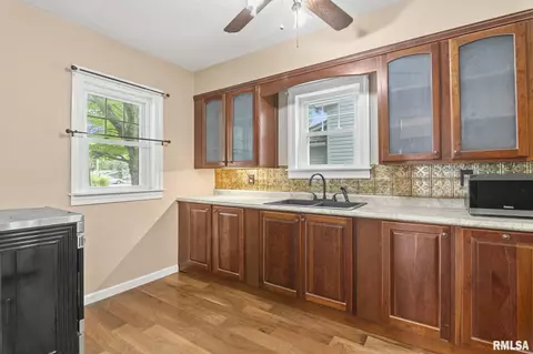 511 S Main St, Athens, IL 62613 photo 9