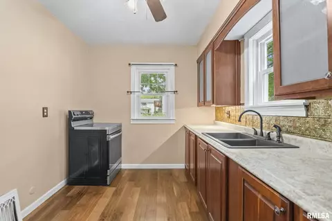 511 S Main St, Athens, IL 62613 photo 7
