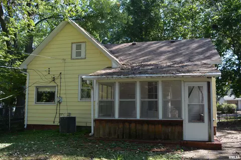 1213 N Franklin St, Springfield, IL 62702 photo 2