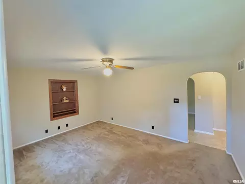618 Wood Ave, Springfield, IL 62702 photo 4