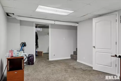 2060 Marland St, Springfield, IL 62702 photo 17