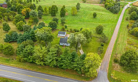 1029 State Route 121, Lincoln, IL 62656