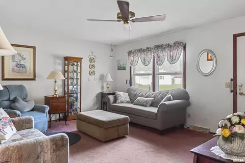180 Archer Ave, Springfield, IL 62704 photo 5