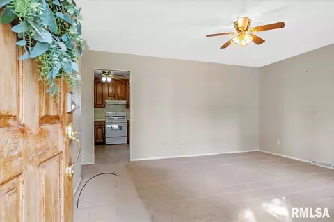 2317 Sutherland Rd, Springfield, IL 62702 photo 5