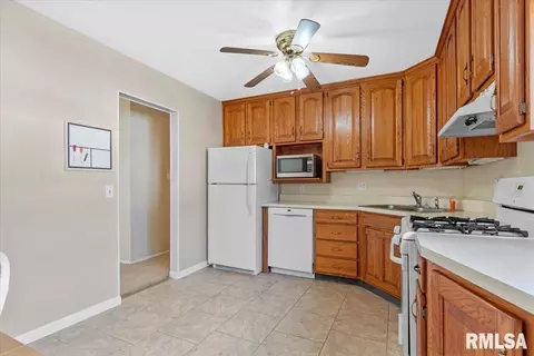 2317 Sutherland Rd, Springfield, IL 62702 photo 12