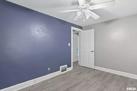 1328 W Edwards St, Springfield, IL 62704 photo 9