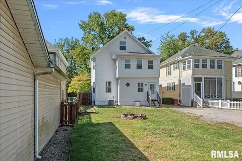 Exterior - 1926 S 4th St, Springfield, IL 62703 photo 4 of 7