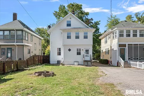 Exterior - 1926 S 4th St, Springfield, IL 62703 photo 5 of 7
