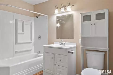 Bath - 1926 S 4th St, Springfield, IL 62703 photo 2 of 2