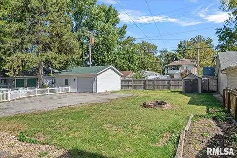 Exterior - 1926 S 4th St, Springfield, IL 62703 photo 3 of 7