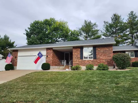 601 Garden Ct, Quincy, IL 62301