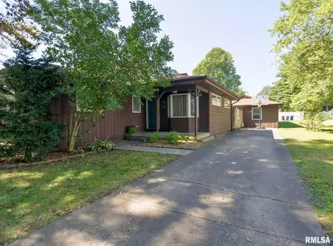 414 S Eaton St, Edinburg, IL 62531