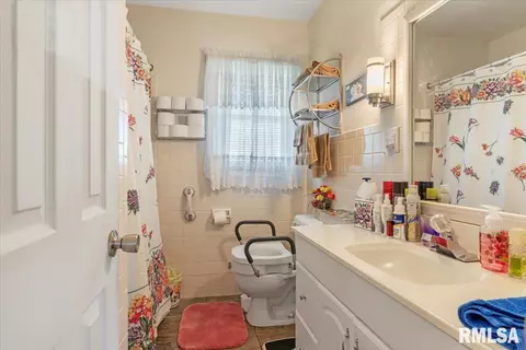 1620 N Springfield St, Virden, IL 62690 photo 22