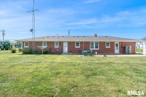 1620 N Springfield St, Virden, IL 62690 photo 32