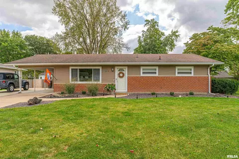 165 Southgate St, Lincoln, IL 62656