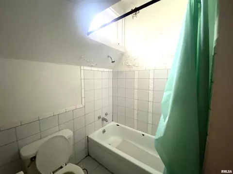 Bath - 622 E Black Ave, Springfield, IL 62702 photo 2 of 3