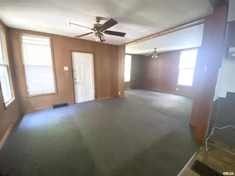 Living - 622 E Black Ave, Springfield, IL 62702 photo 3 of 4