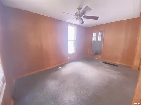 Living - 622 E Black Ave, Springfield, IL 62702 photo 4 of 4