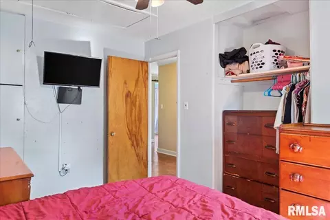 Bedroom - 19 Salem Ct, Springfield, IL 62702 photo 2 of 6