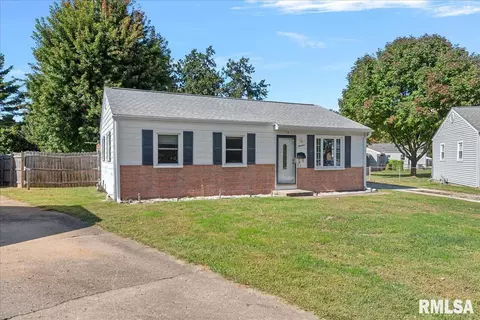 Exterior - 19 Salem Ct, Springfield, IL 62702 photo 1 of 6