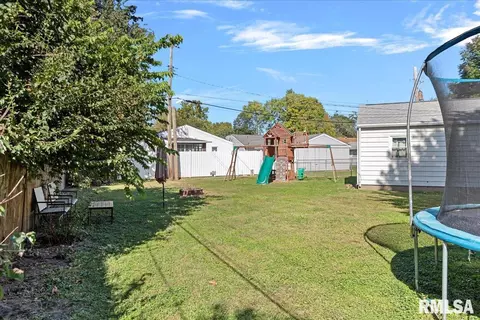 Exterior - 19 Salem Ct, Springfield, IL 62702 photo 6 of 6