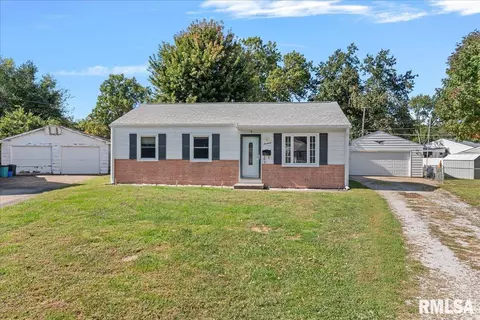 19 Salem Ct, Springfield, IL 62702