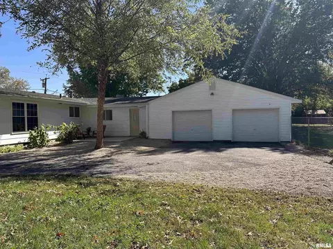1747 N Milton Ave, Grandview, IL 62702 photo 4