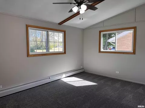 1747 N Milton Ave, Grandview, IL 62702 photo 22