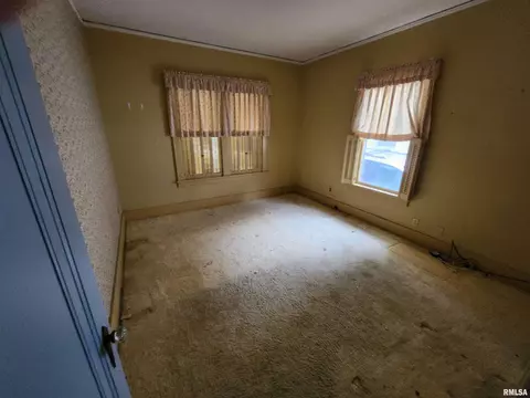 2012 S State St, Springfield, IL 62704 photo 5