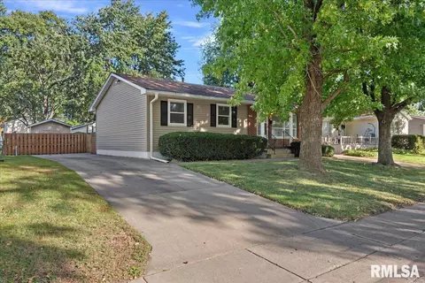1920 Fairfield Dr, Springfield, IL 62702 photo 3