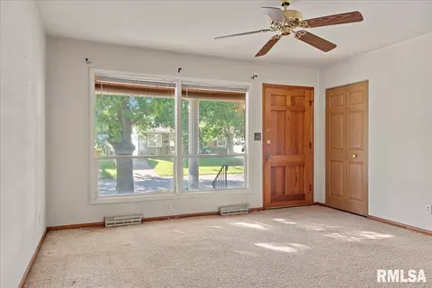 1920 Fairfield Dr, Springfield, IL 62702 photo 6